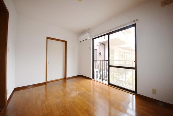 パルデンス山内の物件内観写真